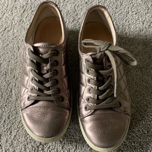 Women’s ECCO metallic bronze gold leather sneakers sz 38